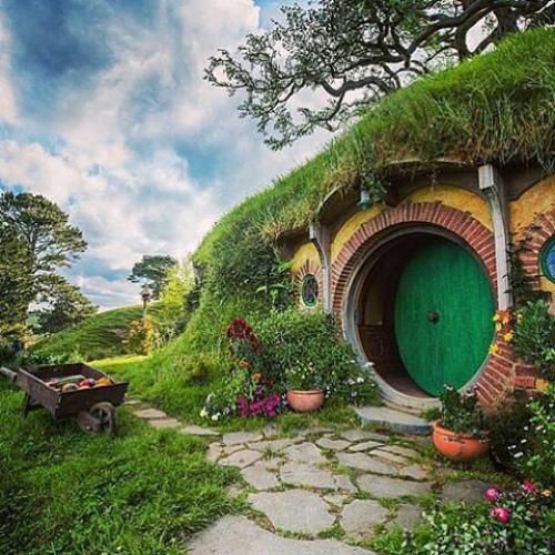 اهنگ اصلا چشات قشنگ نبود دروغ میگفت دلم بهت واسه تو تنگ نبود