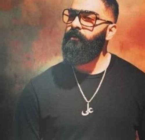 علی میر چقد آدم زیاده دورش میگه مثل داداشن باهاش