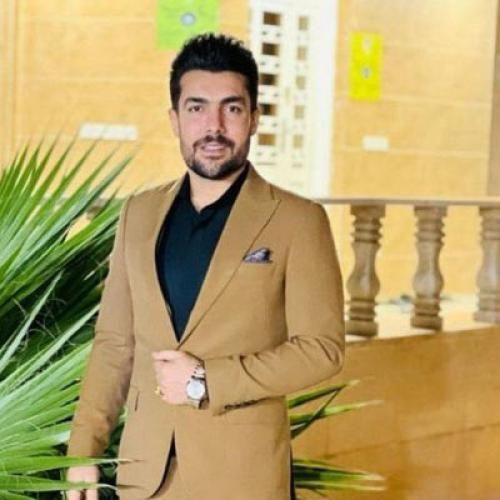 فرشید حکمتی سر نماز گفتم خدا کاکلزرینشونه ایخام