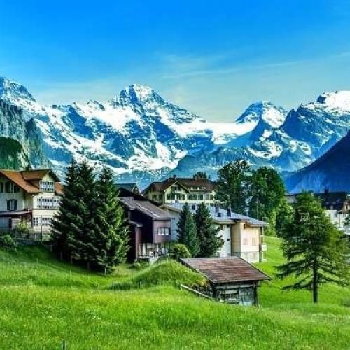  نمیدونم خوشحال باشم یا غمگین اینکه تولدمو آدما میگن تبریک