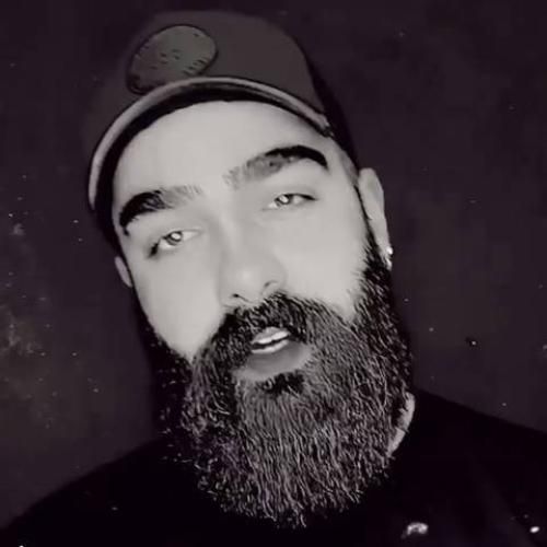 علی میر چقد آدم زیاده دورش میگه مثل داداشن باهاش